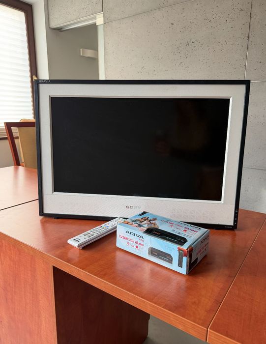 Telewizor SONY Bravia KDL-26E4000 + dekoder Ariva T75 + pilot