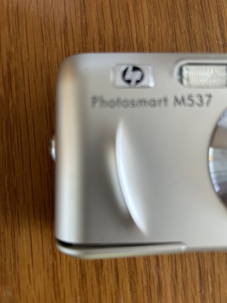 Máquina fotográfica hp M537