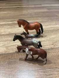 Schleich collecta 4 figurki koni