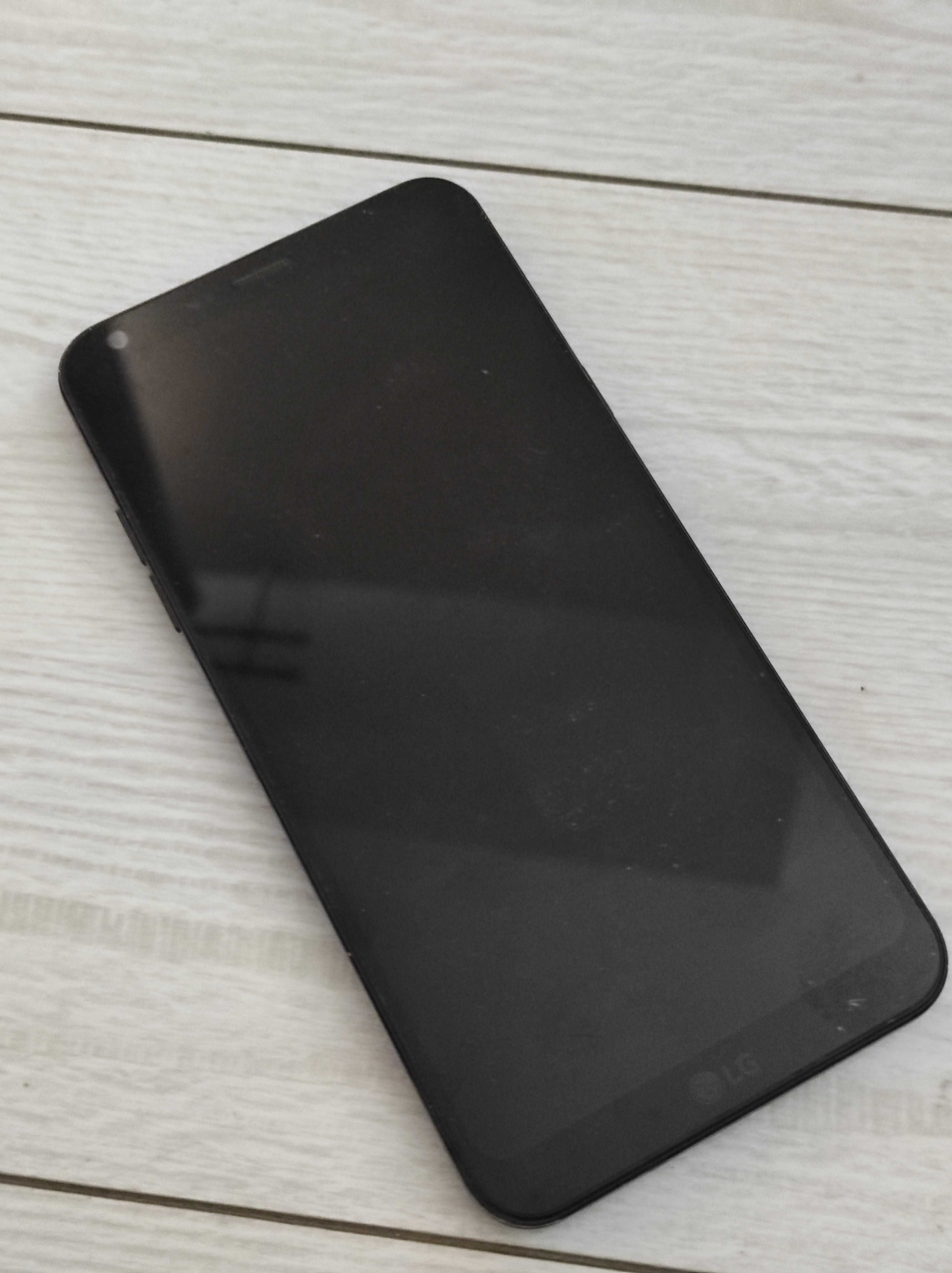 LG Q6 uszkodzony stan nieznany
