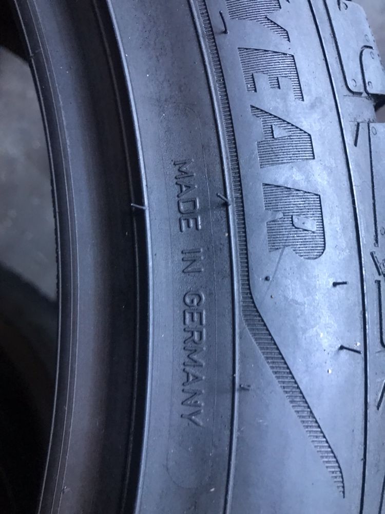 275/45/20+255/45/20 R20 Goodyear Ultra Grip Perfomance GEN1 4шт зима
