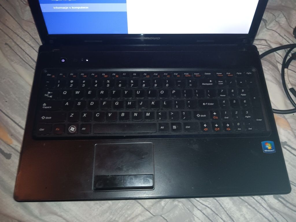 Laptop marki lenovo