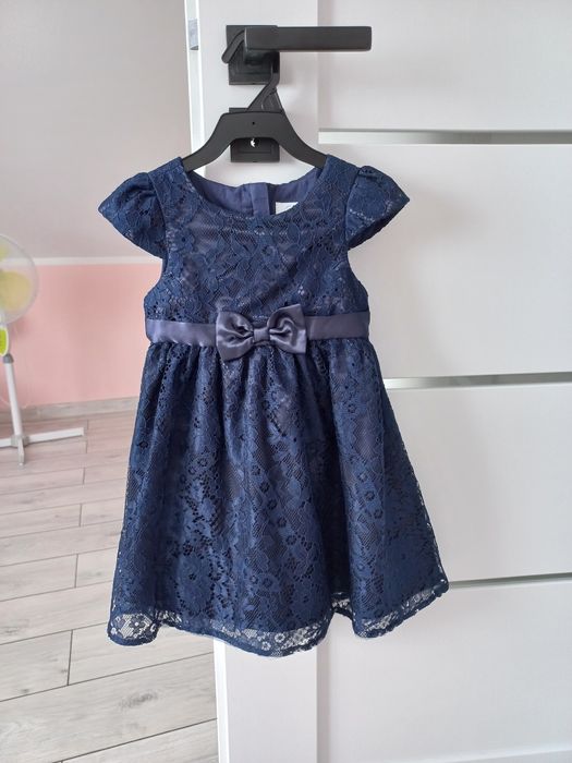 Sprzedam sukienkę rozmiar 92