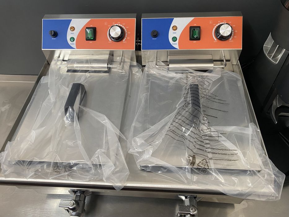 Fritadeira 10 litros mais 10 litros Nova com torneiras