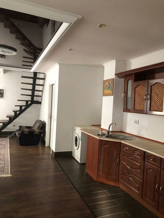 Здається в оренду напівособняк у центрі Івано-Франківська