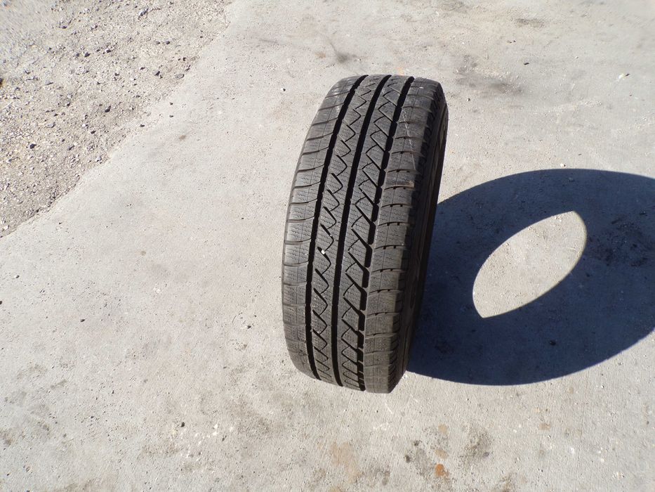 opona 235/65R16 C Goodyear Vector 4 Season Cargo (300 netto)