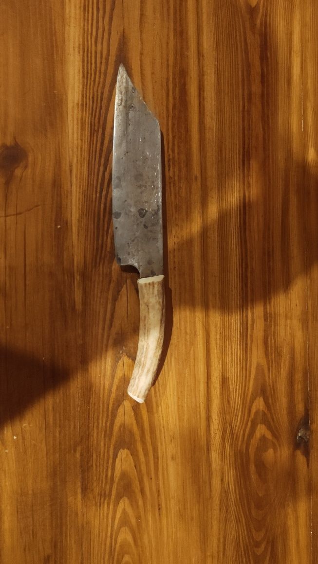 Duży solidny nóż