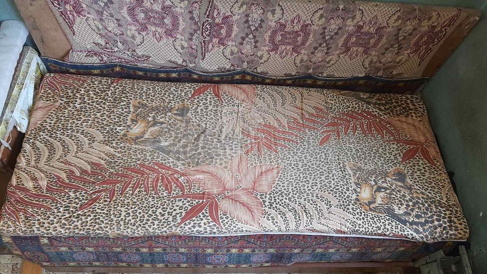 Раскладная кровать на ламелях