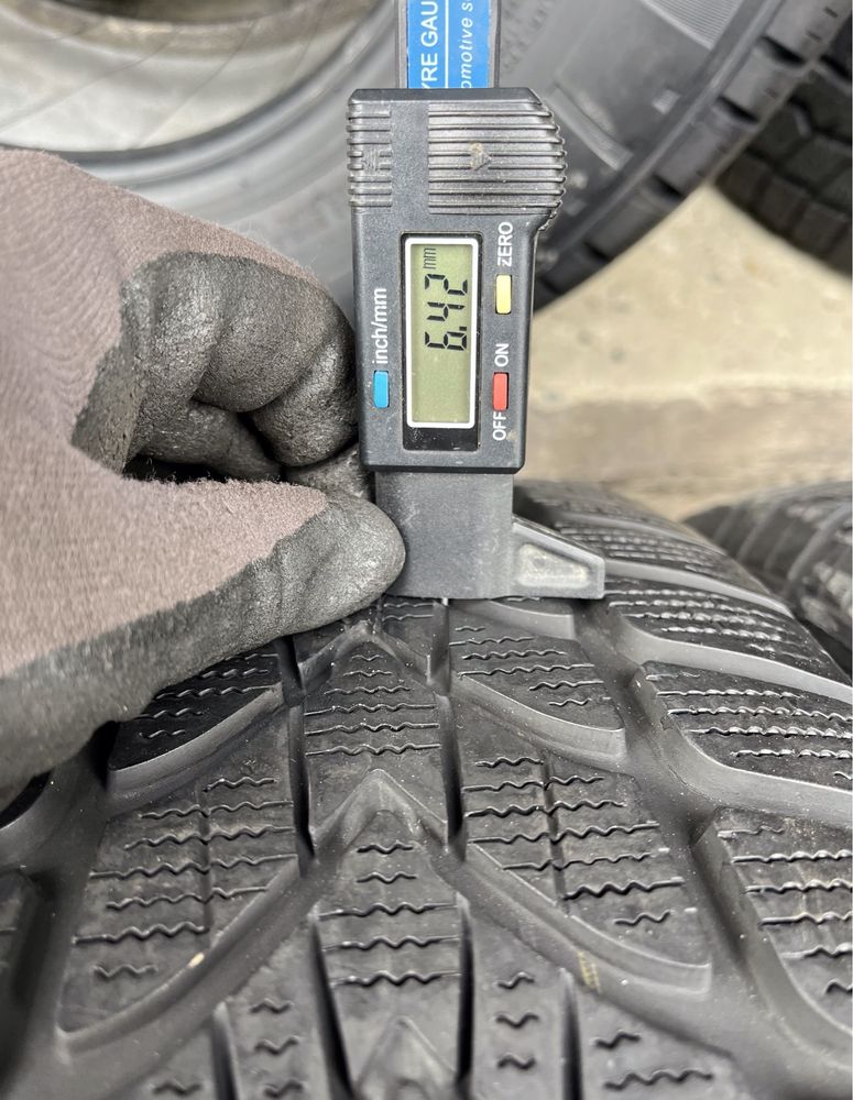 Шини Dunlop Winter Sport 4d R 16 205 60
