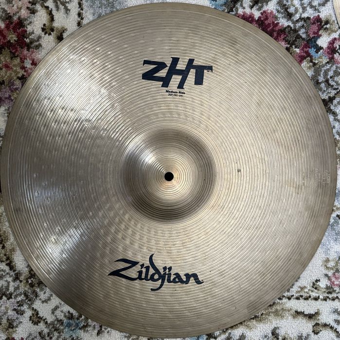 Bateria Tama Superstar (ferragens, pedais e pratos)