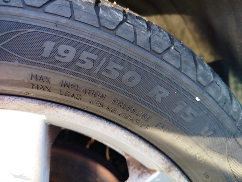 Jantes VW pólo com pneus como novos 195/50 R15