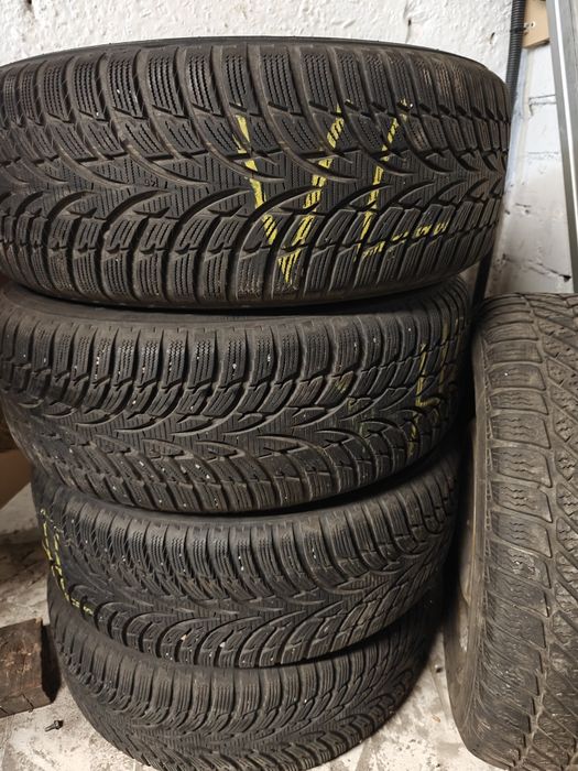 Nokian 215 60 r16
