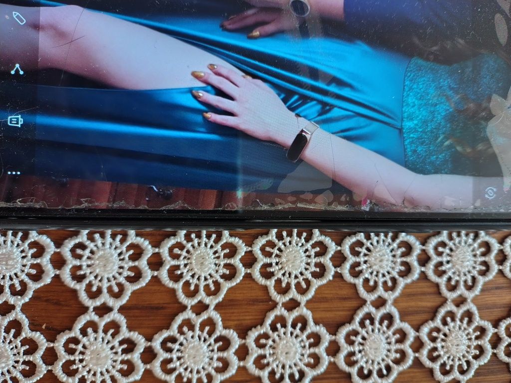 Sukienka w kolorze butelkowej zieleni