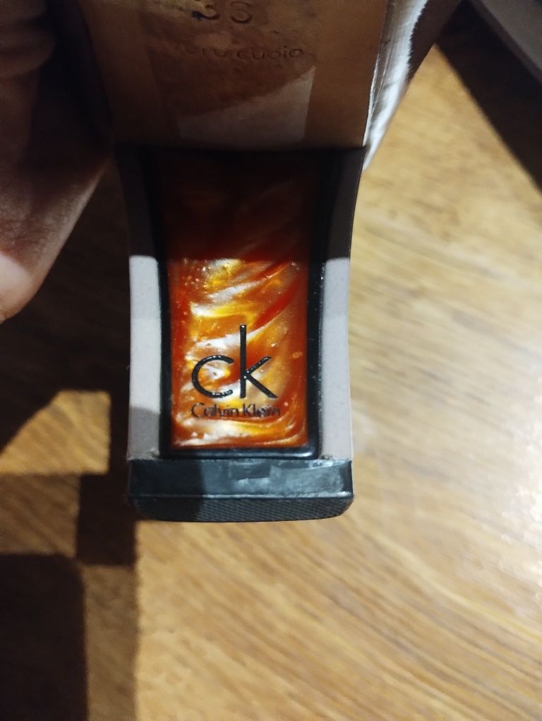Szpilki skóra Calvin Klein rozm 36