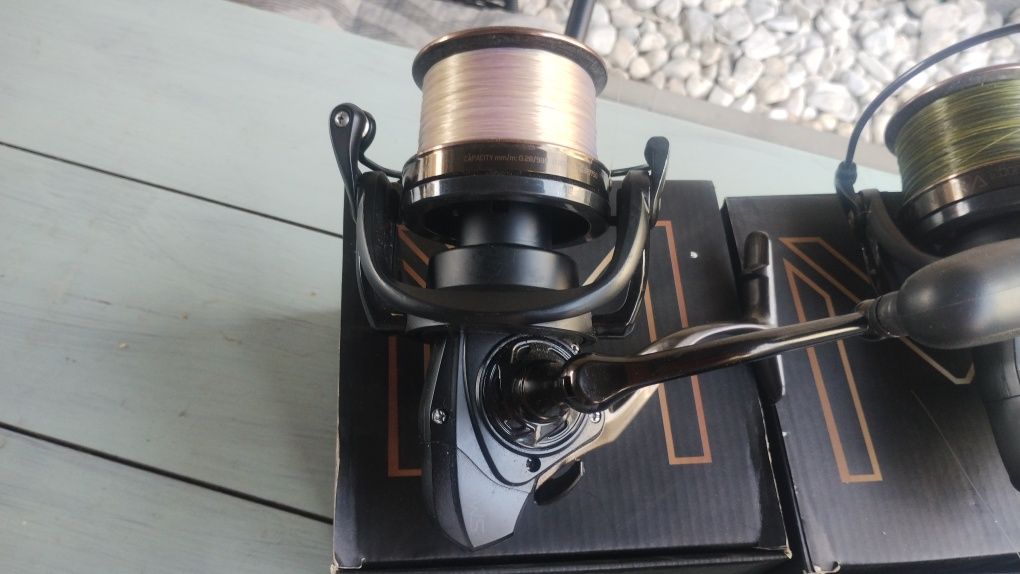 Kołowrotki Karpiowe Delphin Mantra 12000