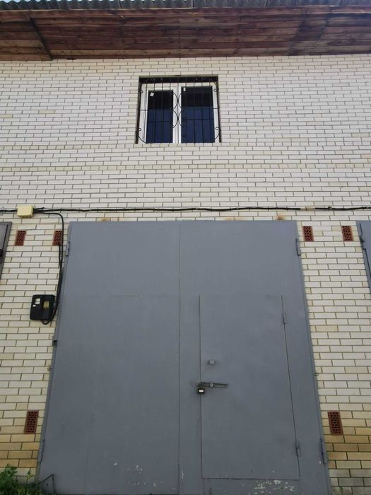 Новий  2-х поверховий гараж на Героїв Крут,  власність оформлена.