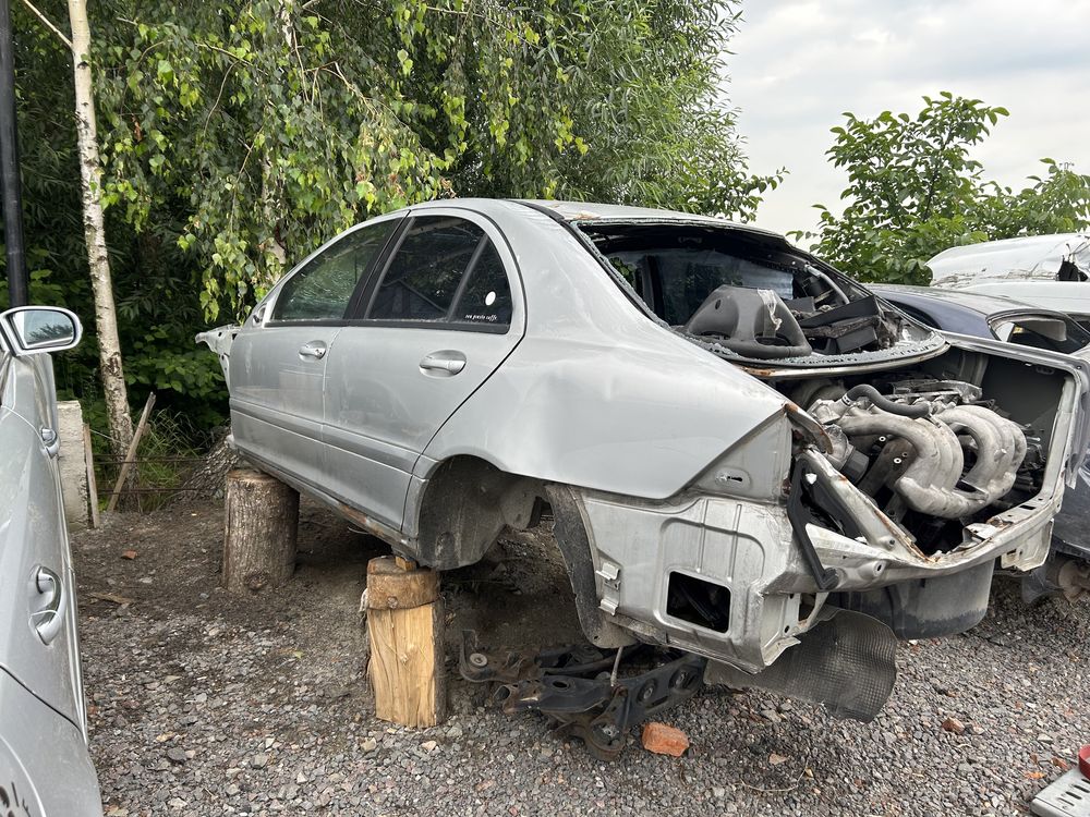 Mercedes C203 кузов