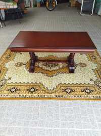 Mesa do centro  com carpete
