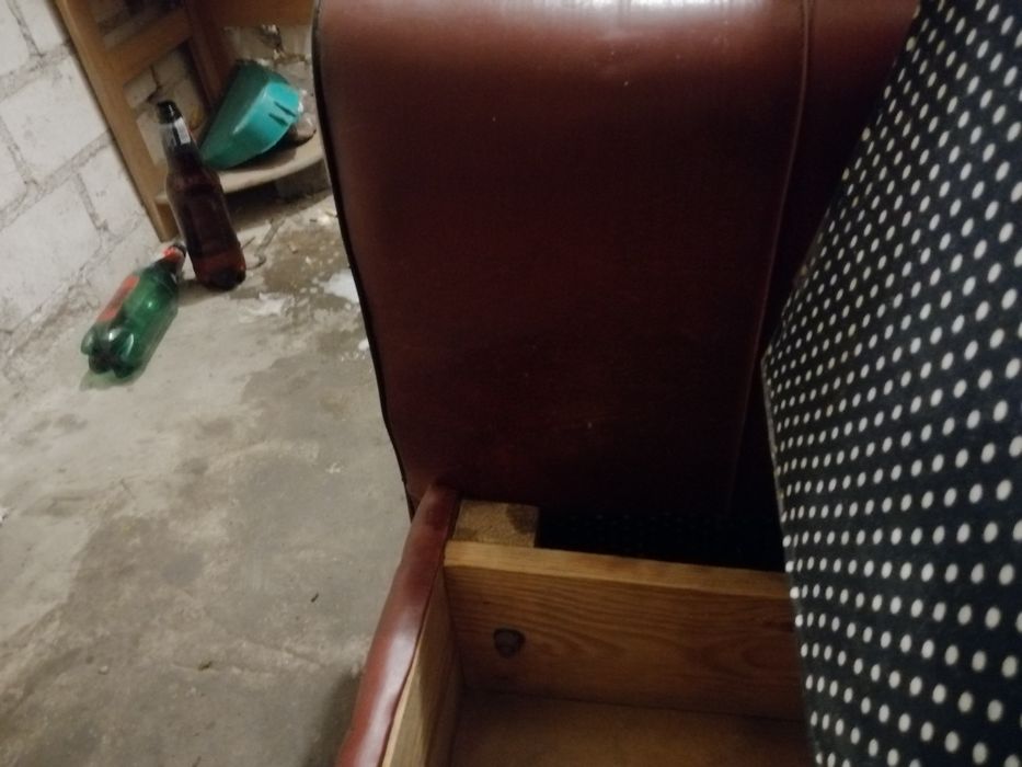 Tapczan używany w dobrym Stanke