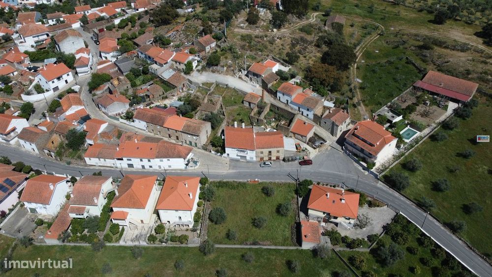 Lote de Terreno - em Cafede