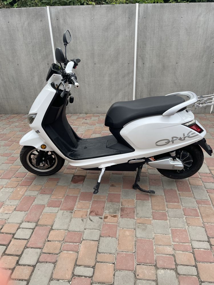 Продам мопед електроскутер Aima m3