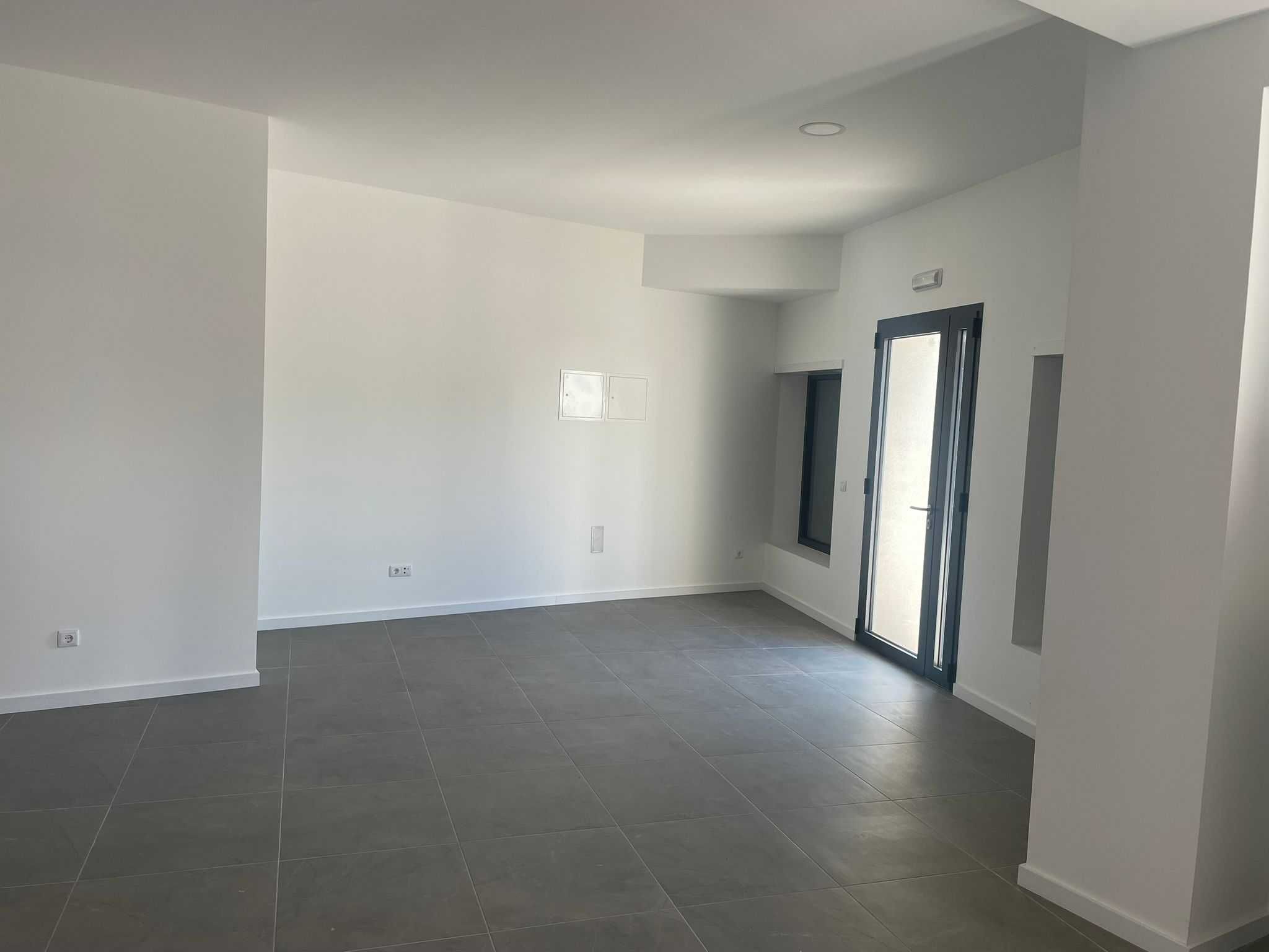 Loja na N2 70m2 Centro de Vidago