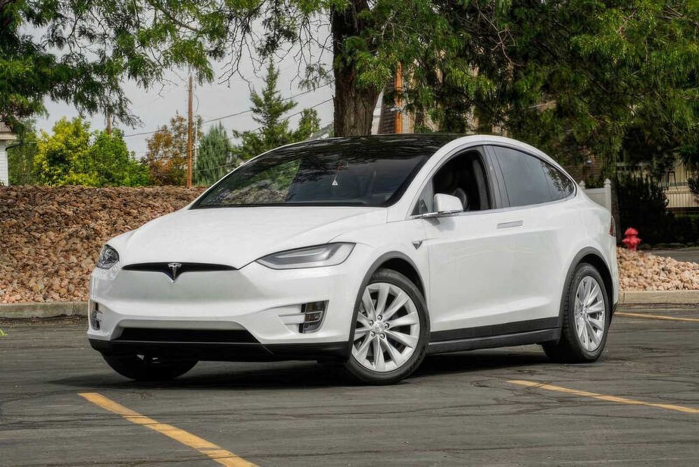 Tesla Model X      2016