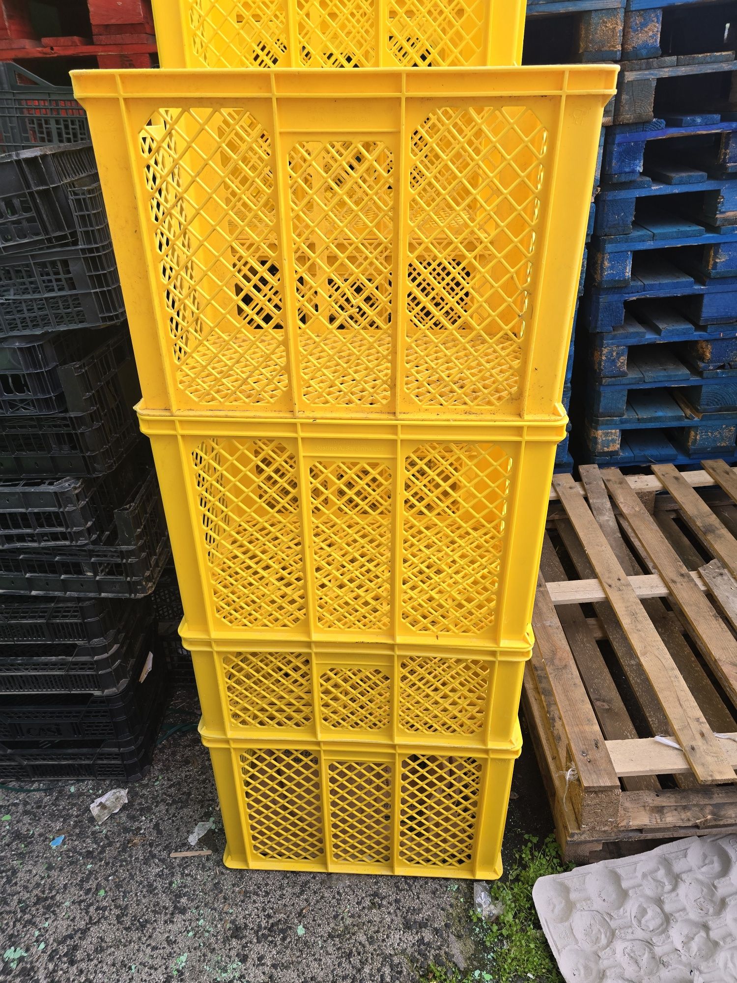 Vendo caixas de plastico
