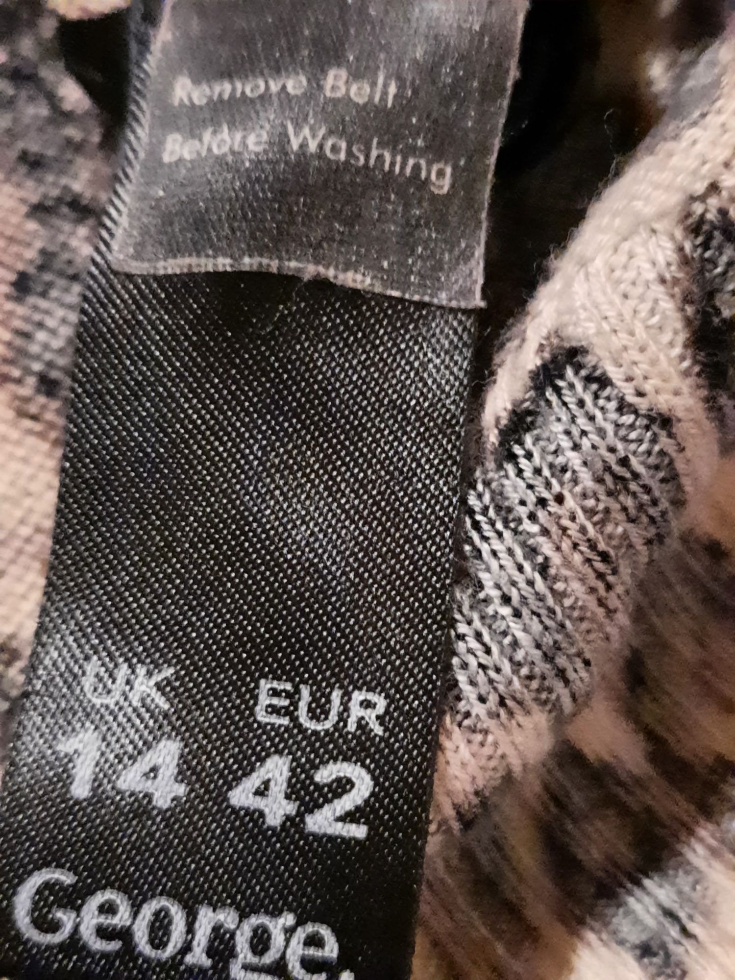 Wzorzysty sweter rozpinany
