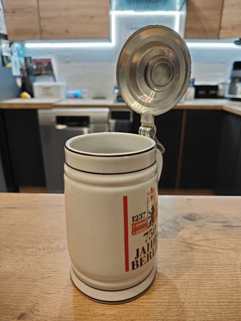 Kufel ceramiczny zamykany