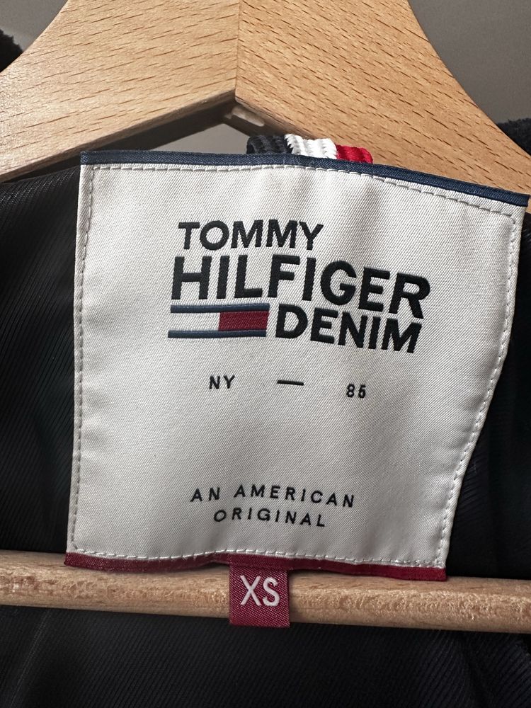 Tommy Hilfiger Jeans Essential kurtka puchowa XS 34