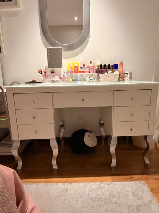 Movel de quarto feminino