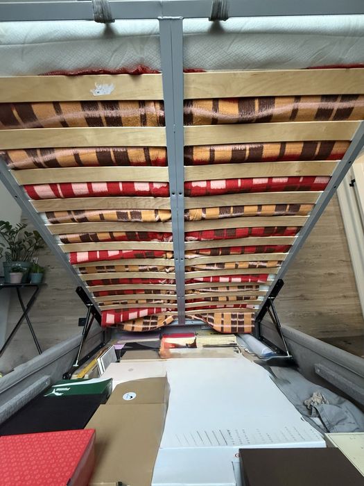 Продам ліжко двоспальне з матрацом