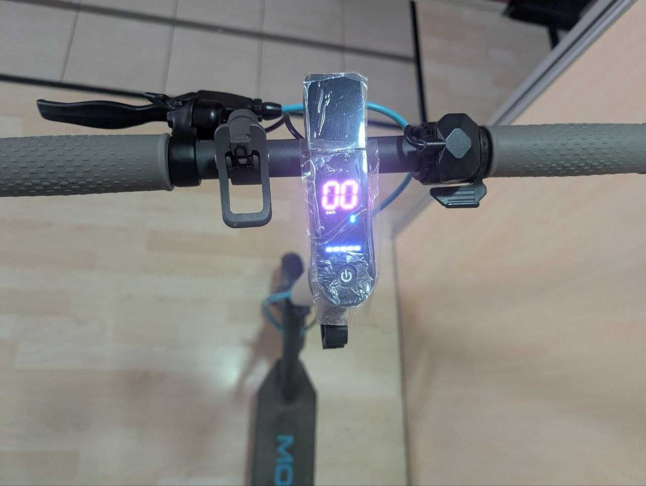 Hulajnoga elektryczna Motus Scooty 10" 2022 Lite
