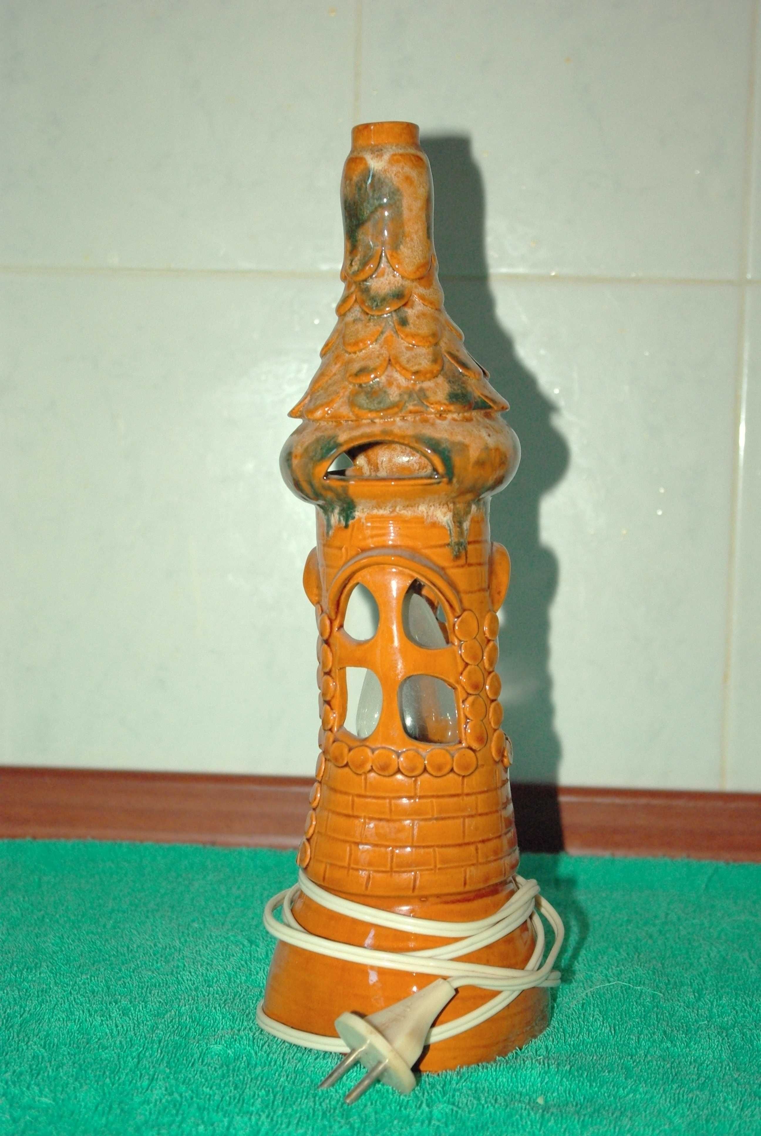 Ночник глиняный и железный.