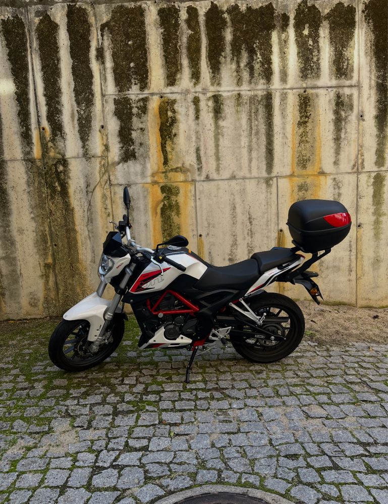 Mota Benelli BN 251