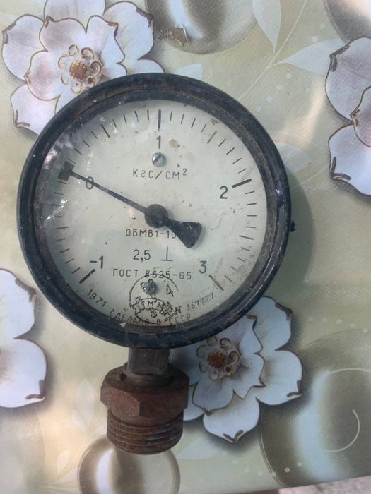 Продам манометр 3 шт .Стан на фото