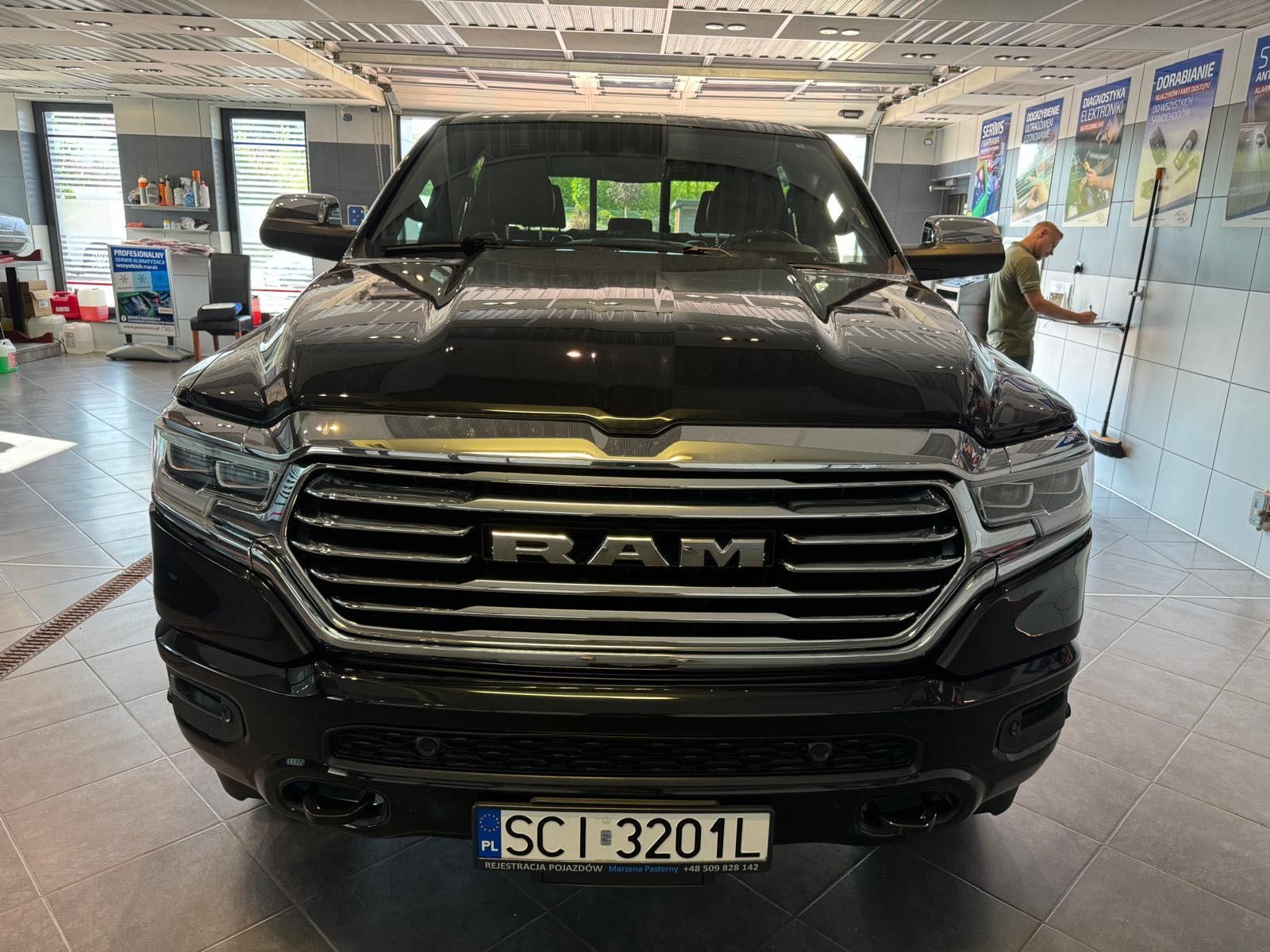 RAM 1500 - limited -długa paka-pneumatyka