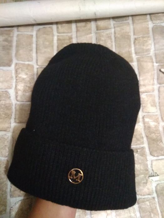 Зимова нова жіночі шапка.