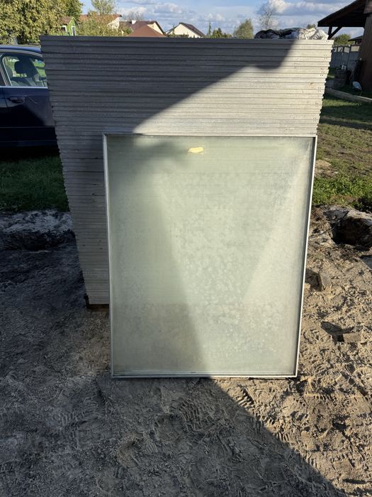 Okna z rama aluminiowy