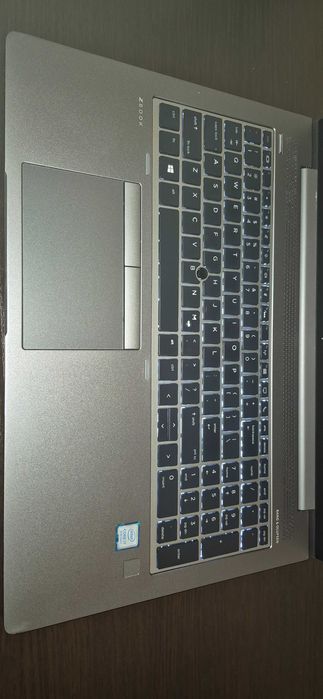 Notebook HP  15,6FHD IPS i7-8550u 16GB RAM 512SSD Radeon proWX3100