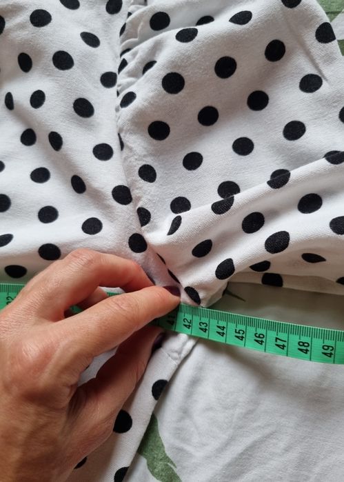 Biała sukienka w czarne groszki, kropki Laurella Matilde Dots XS/S