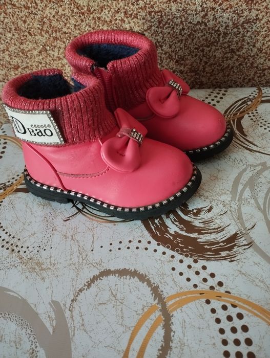 Взуття для дівчинки