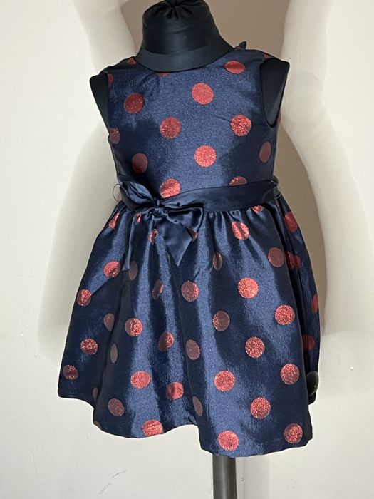 Дитяче нарядне плаття на 2-3 роки. Є 2 однакові одного розміру