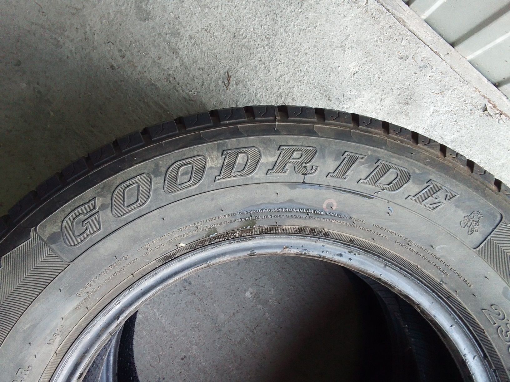 2 Opony zimowe 235/65r16C GOODRIDE 2021r