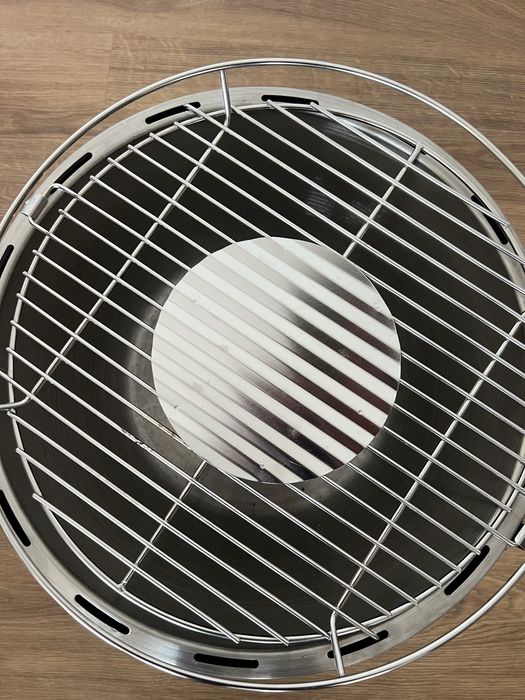 Grelhador a carvão em inox