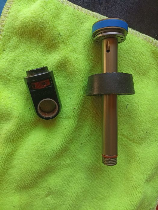 Shaft rock shox vivid