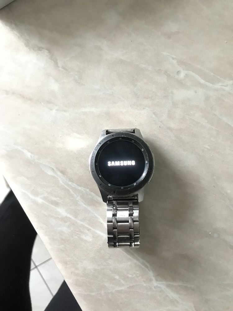 Samsuny galaxy watch Sm-R800
