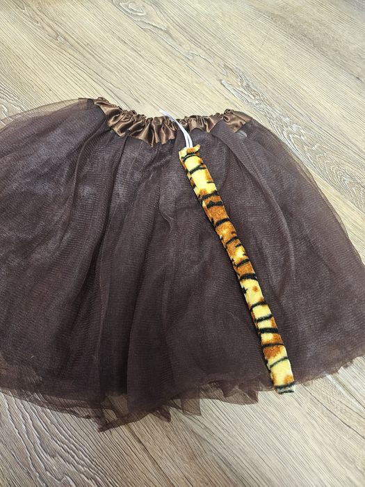 Strój spódnica tiulowa i ogon trygryska