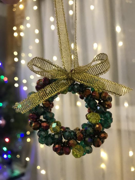 Новогодние игрушки на елку ручной работы из бусин